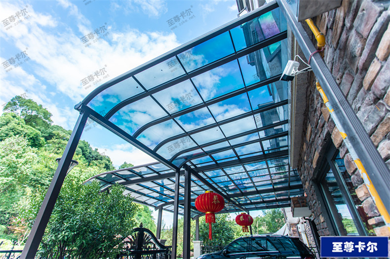 安裝車棚雨棚選擇什么材質(zhì)好？