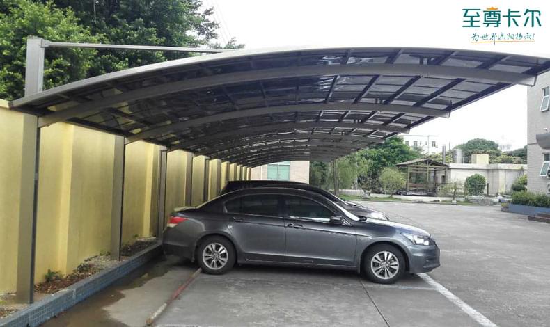 汽車遮陽(yáng)棚廠家哪家好？材料怎么選？